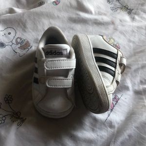 BABY ADIDAS VELRO SHOES SIZE US 4